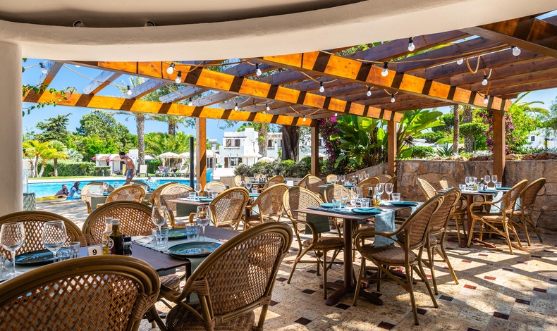 RESTAURANTE BOUGAINVILLEA  Balaia Golf Village Resort & Golf Albufeira